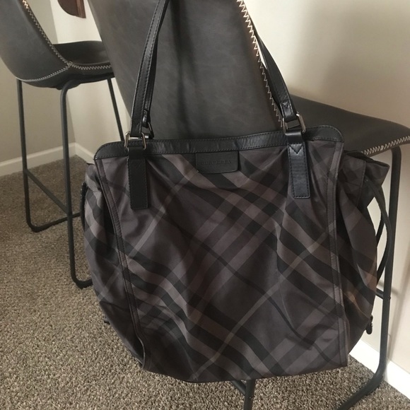 EUC Burberry Purse - Picture 12 of 13